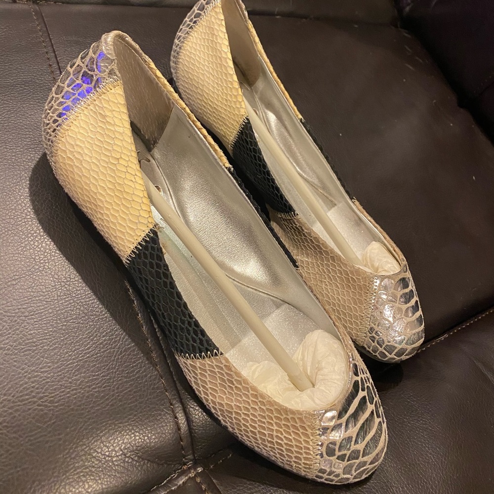 BCBG flats